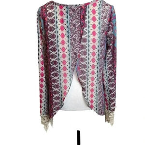 RUE21 Open Back Paisley Blouse with Lace Sleeves.‎ Sheer, lightweight material.